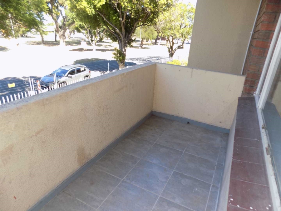 To Let 2 Bedroom Property for Rent in Silver Oaks Western Cape